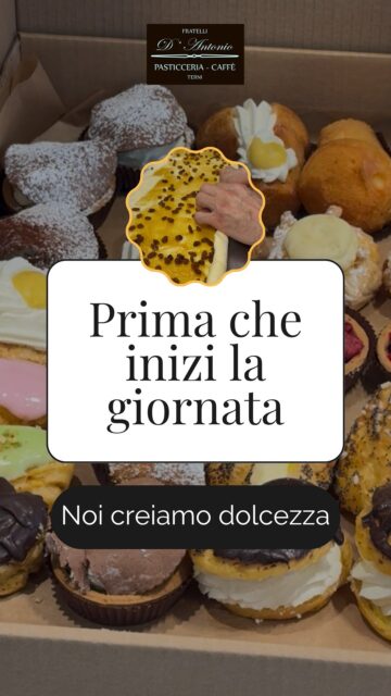 Mentre Terni dorme, nel nostro laboratorio la giornata è già iniziata. 🌙🥐

Impasti, creme, forni accesi e mani al lavoro: ogni mattina prepariamo con cura tutto ciò che, poche ore dopo, troverete sul nostro banco.

Perché dietro un cornetto appena sfornato o un pasticcino non c’è solo una ricetta: ci sono tempo, esperienza e tanta passione.🤎

E quando voi iniziate la giornata… noi siamo già pronti ad accogliervi.

Vi aspettiamo da Fratelli D’Antonio. ✨

#FratelliDAntonio #PasticceriaTerni #PasticceriaArtigianale #Terni #ColazioneTerni