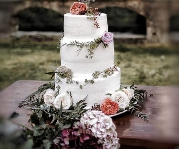 torta personalizzata con crema chantilly pasticceria fratelli d'antonio terni